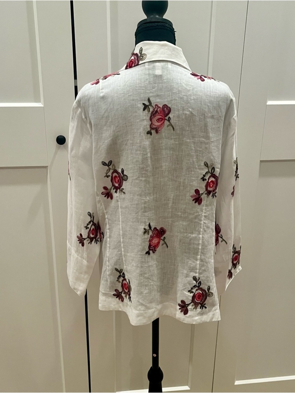 Mishca White Open Front Tie Linen Shirt with Pink Rose Embroidery - Picture 2 of 6